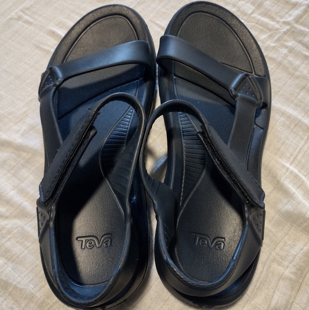 Teva Hurricane Drift Sandals in Navy Blue